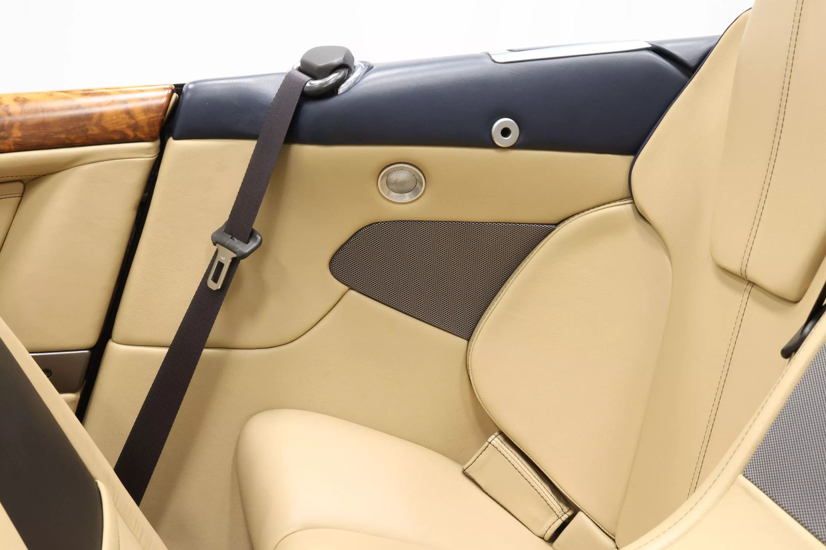2008 Aston Martin Db9 - Image 47