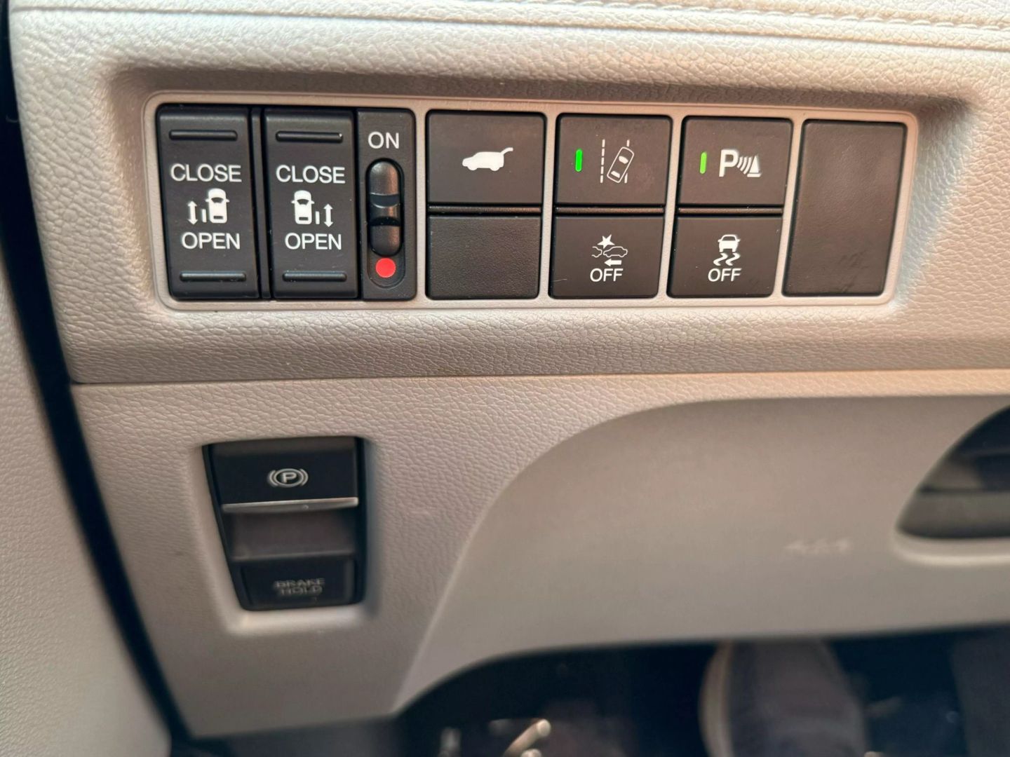 2018 Honda Odyssey - Image 56