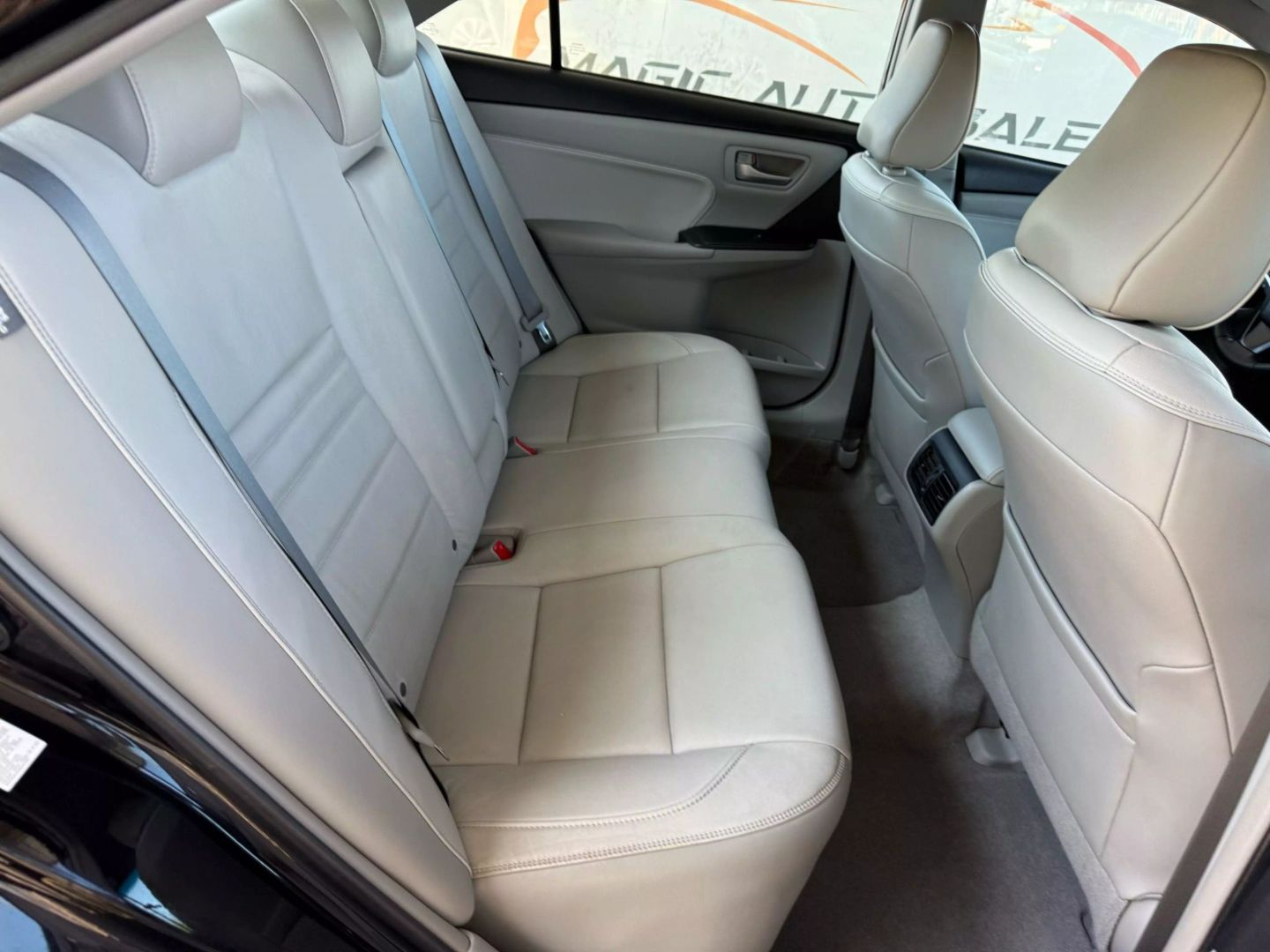 2016 Toyota Camry - Image 22