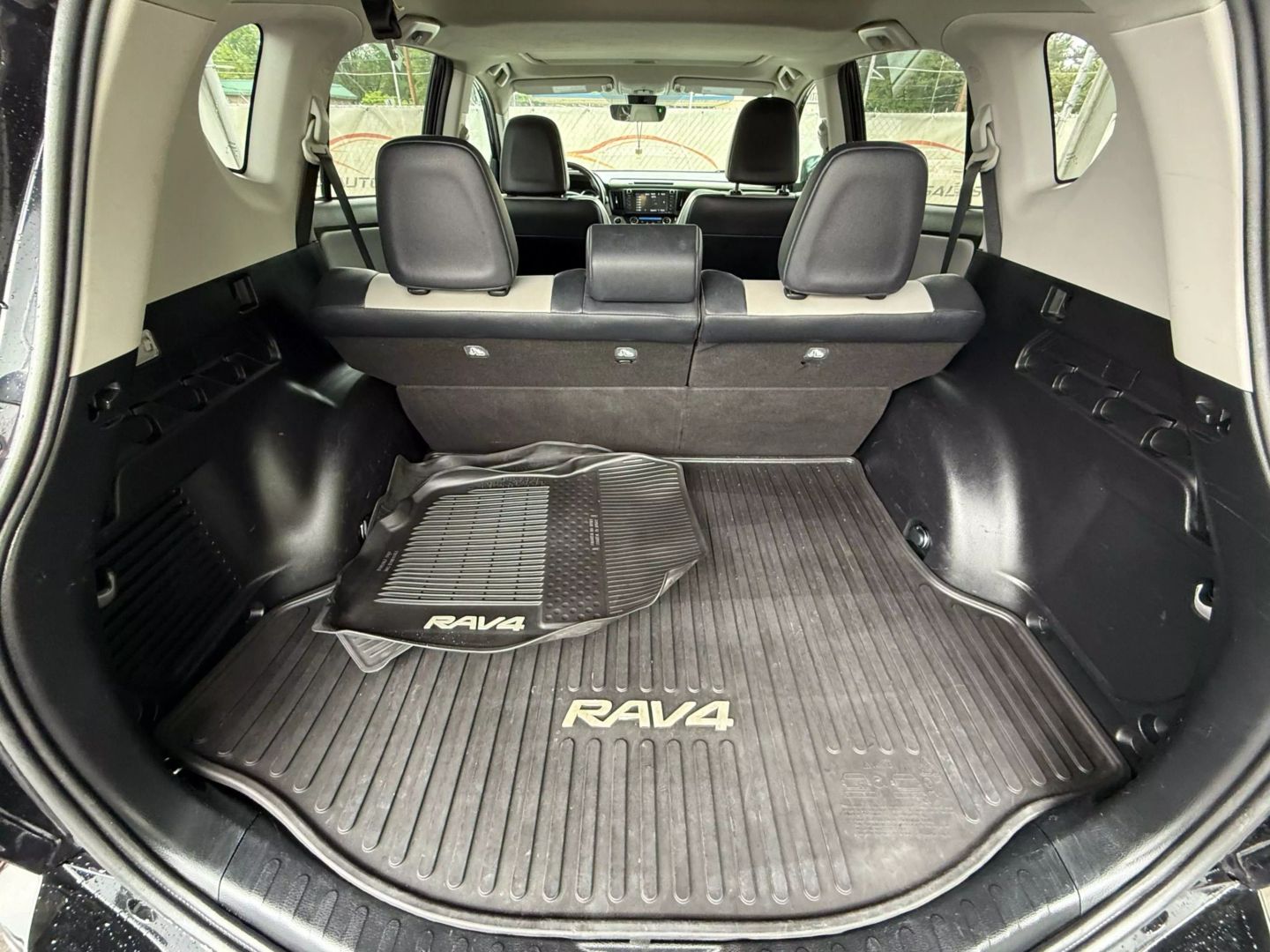 2016 Toyota Rav4 - Image 20