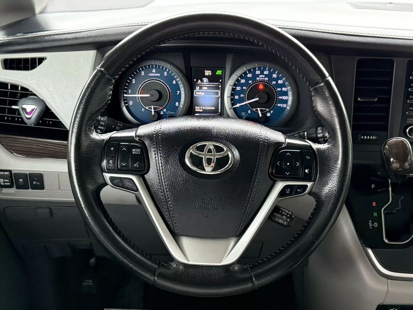 2020 Toyota Sienna - Image 31