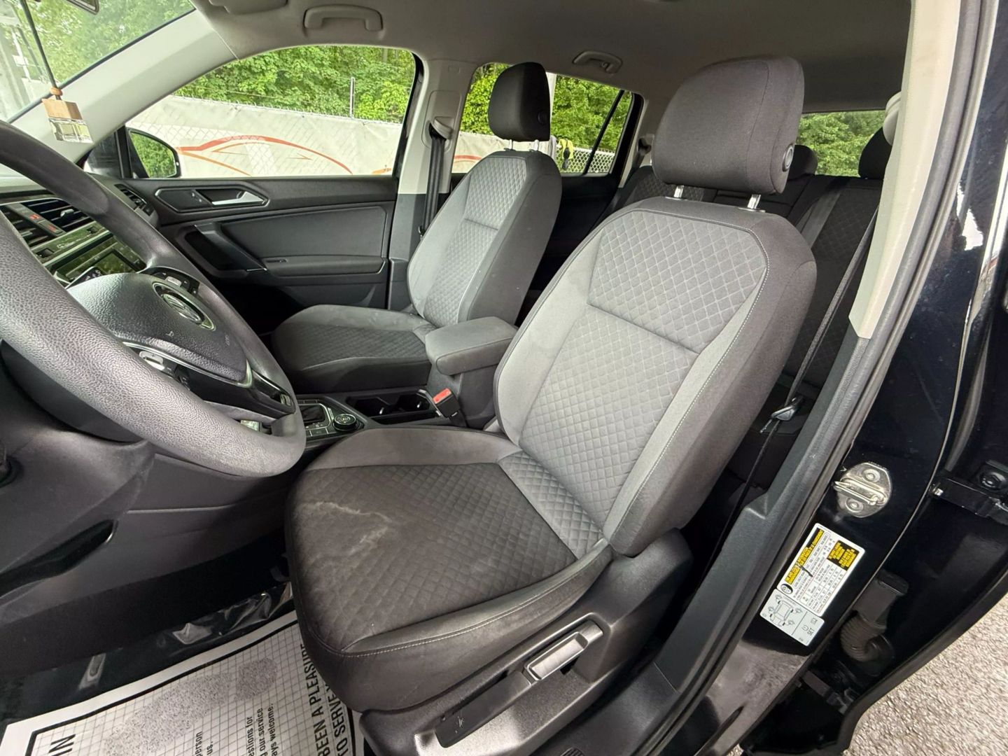 2018 Volkswagen Tiguan - Image 16