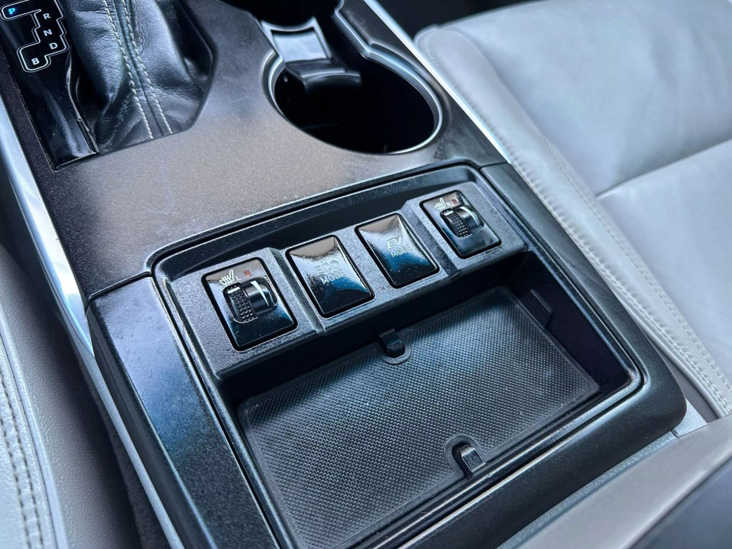 2015 Toyota Camry - Image 51