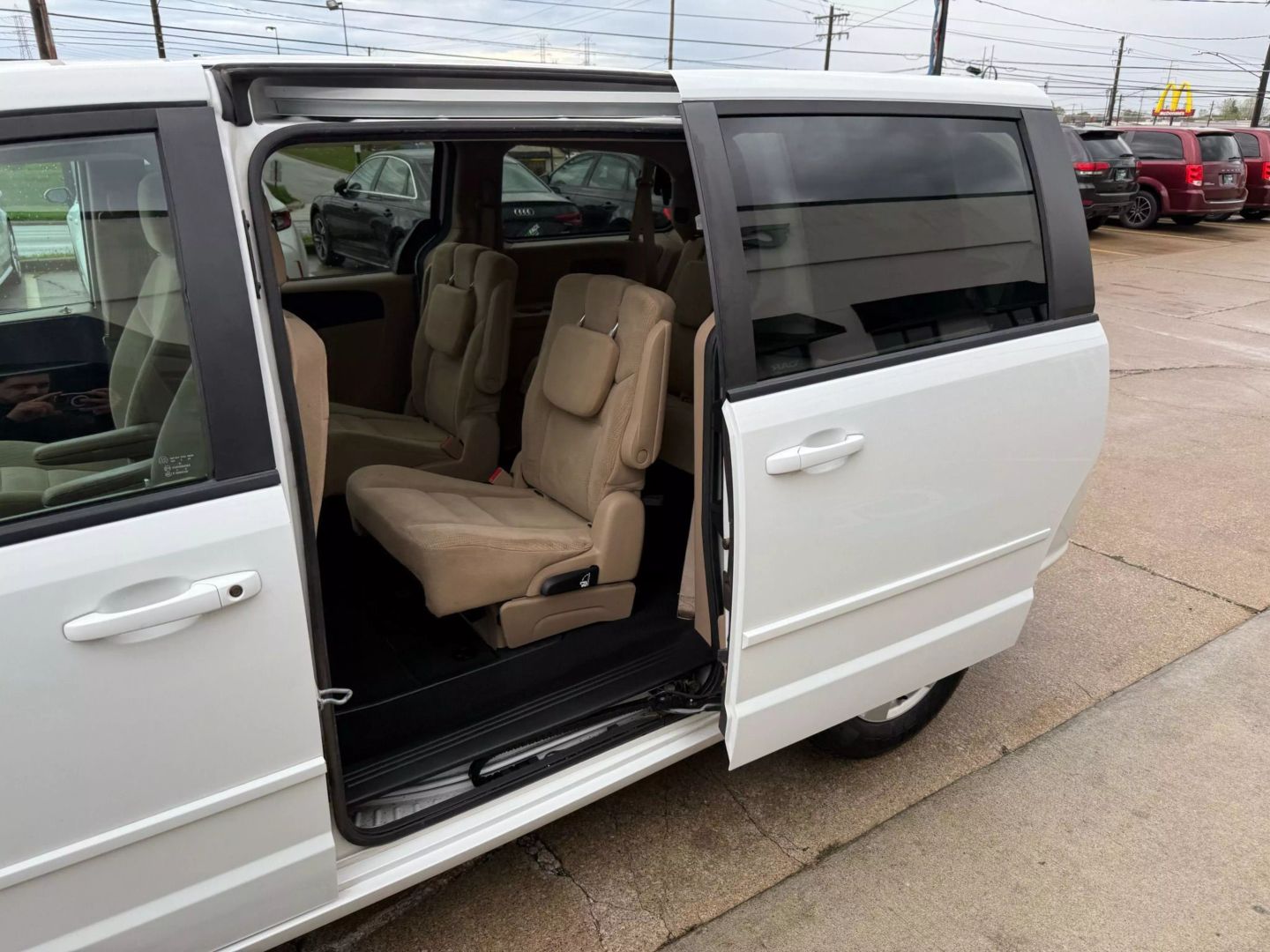 2016 Dodge Grand Caravan Passenger - Image 19