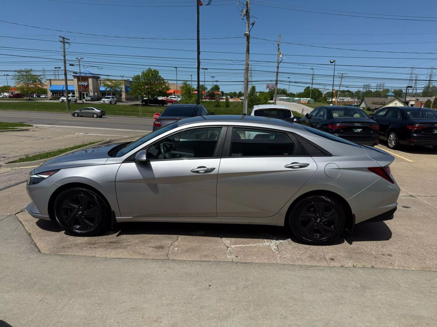 2021 Hyundai Elantra - Image 6