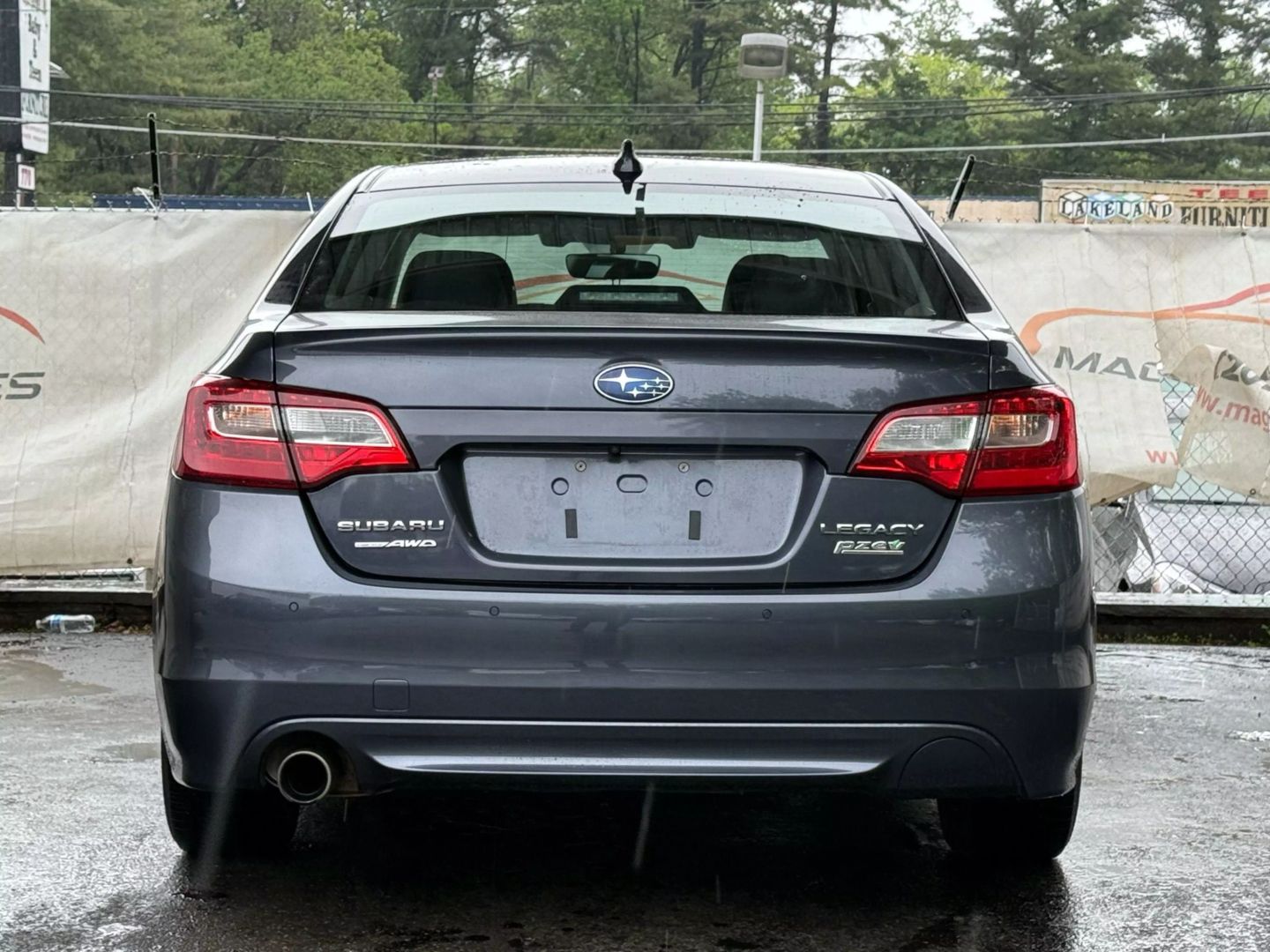 2017 Subaru Legacy - Image 10