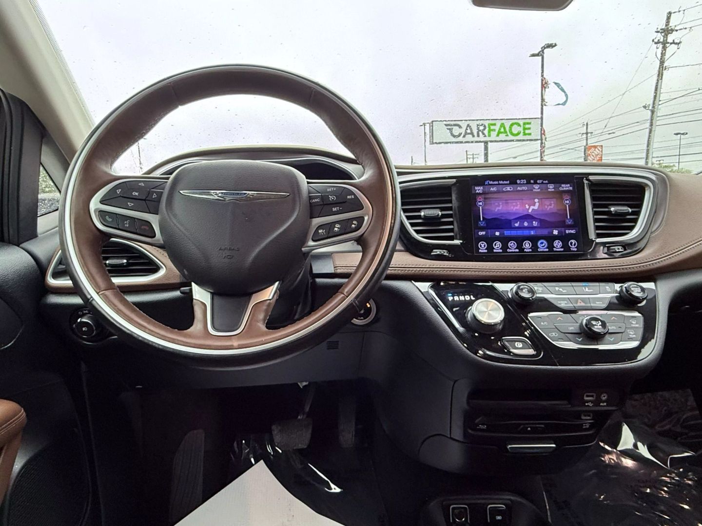 2017 Chrysler Pacifica - Image 39