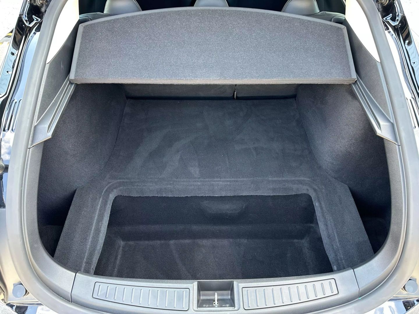2014 Tesla Model S - Image 29