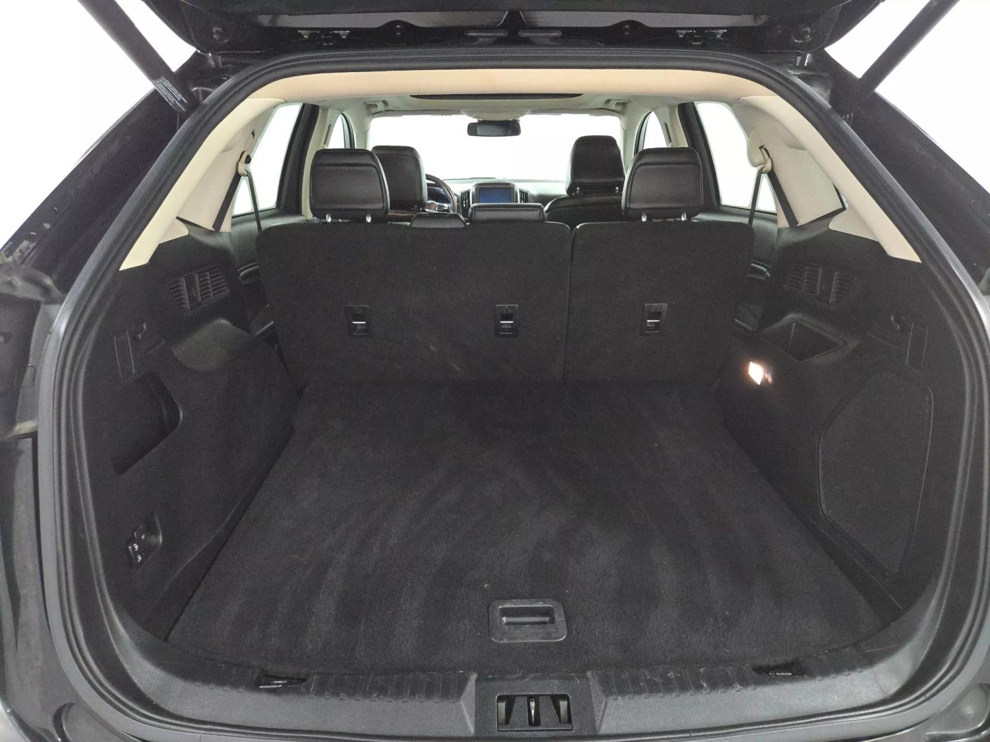 2021 Ford Edge - Image 11