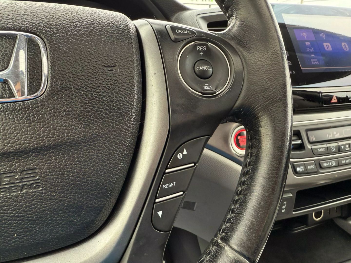 2016 Honda Pilot - Image 35