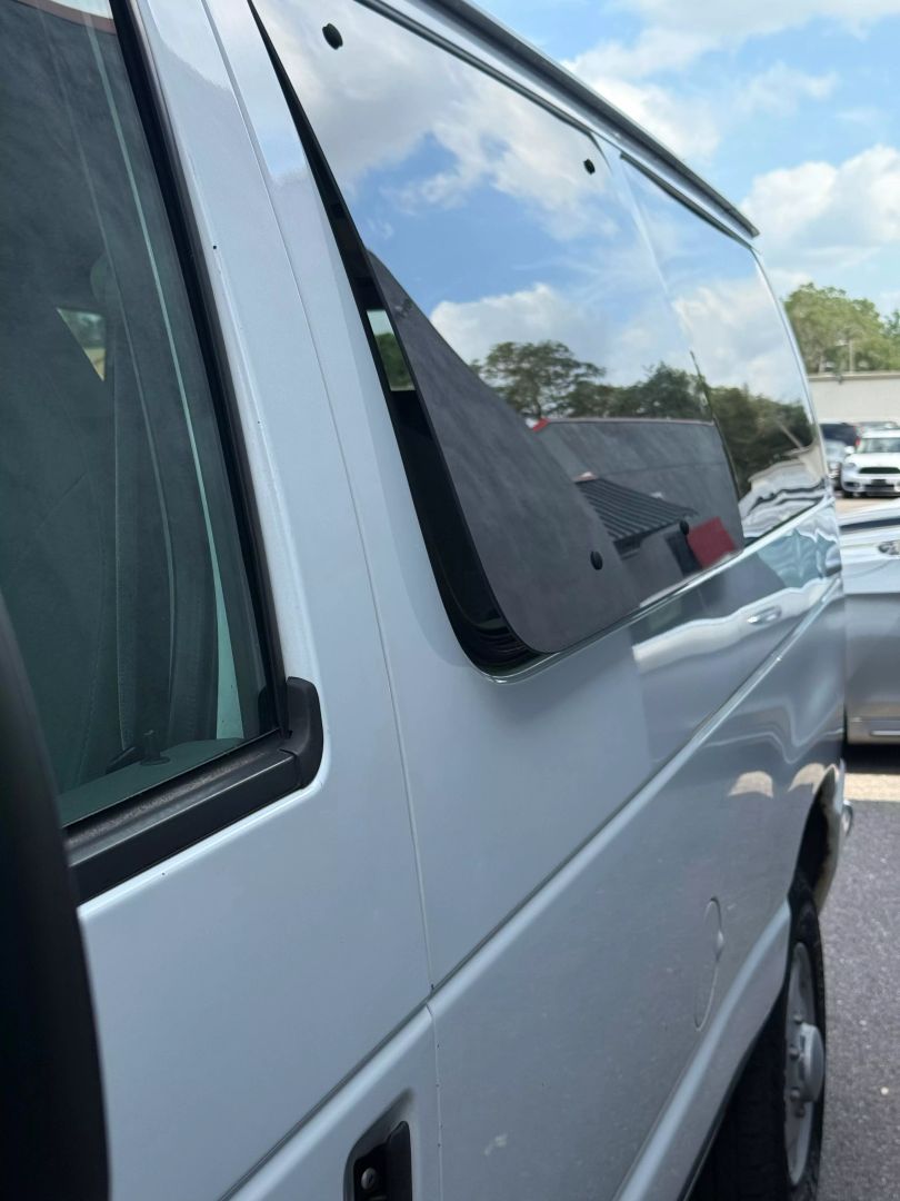 2008 Ford E350 Super Duty Passenger Xlt Van 3d - Image 8