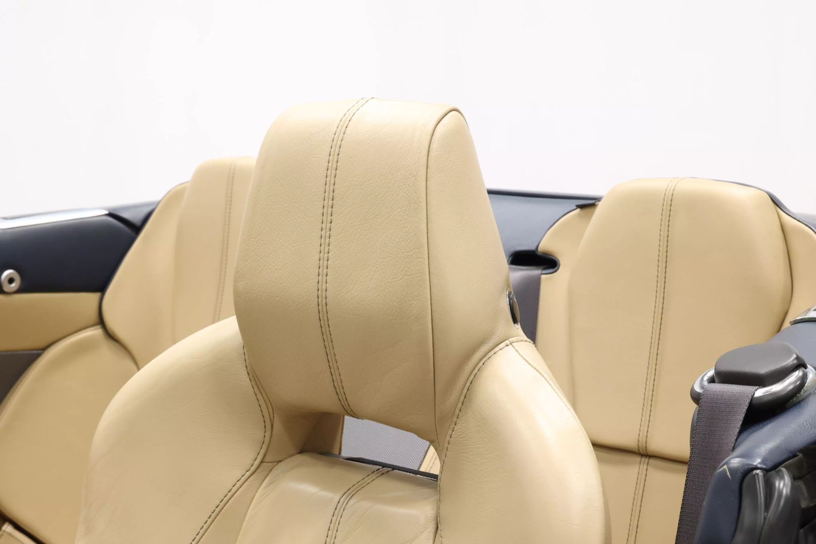 2008 Aston Martin Db9 - Image 16