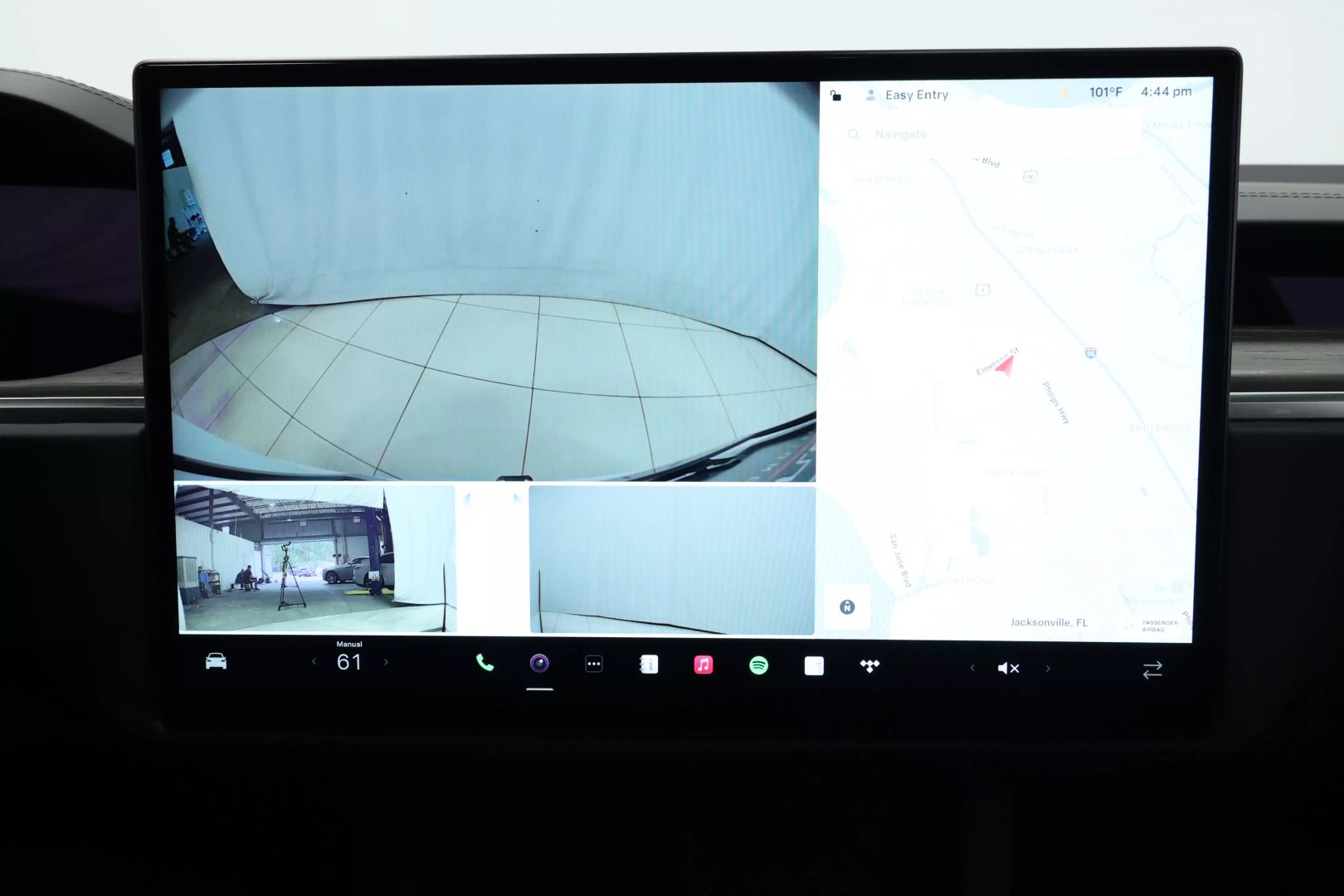 2022 Tesla Model X - Image 31