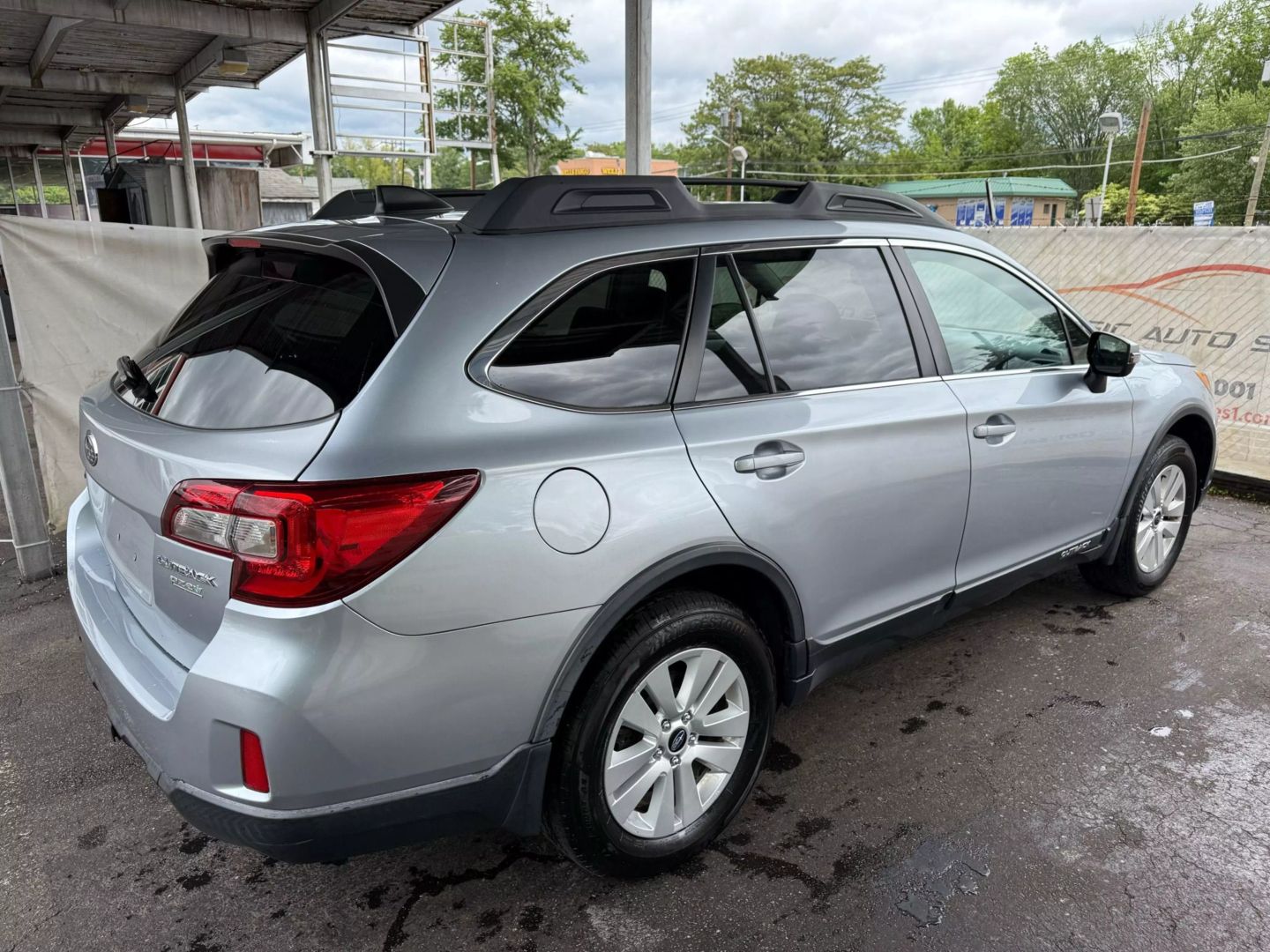 2017 Subaru Outback - Image 13