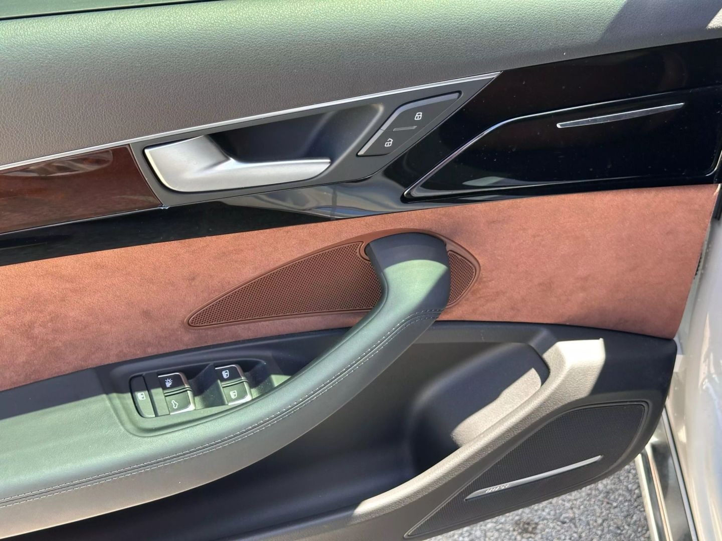 2016 Audi A8 - Image 15