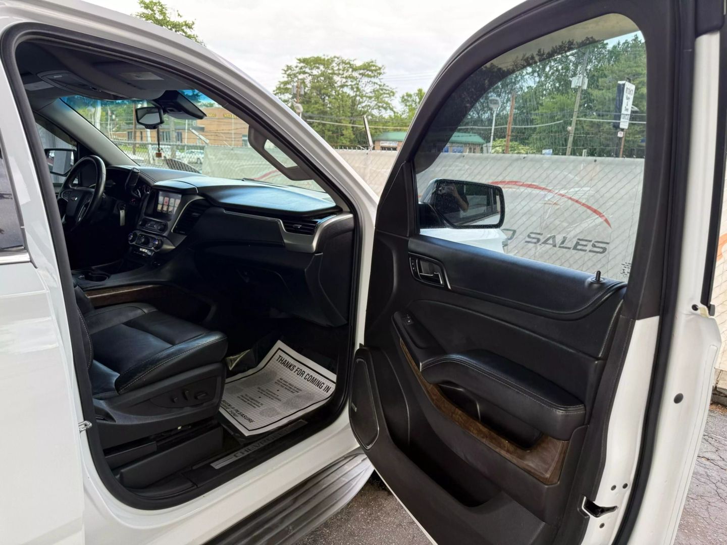 2015 Chevrolet Suburban - Image 25