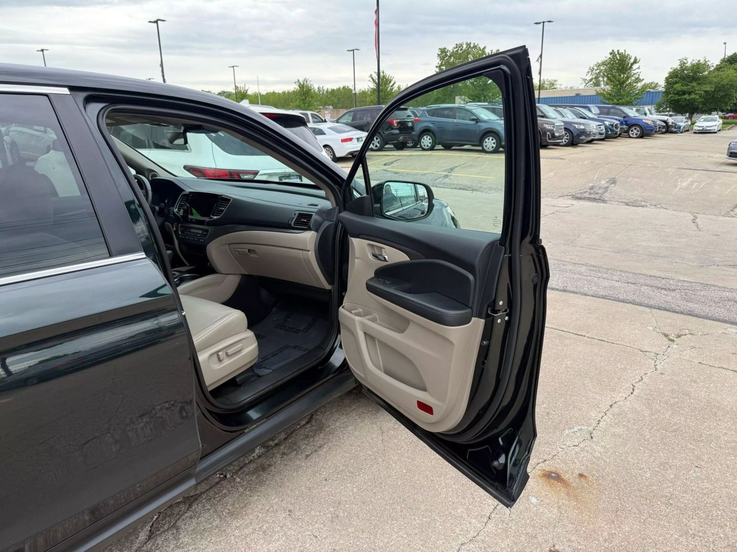 2020 Honda Pilot - Image 25