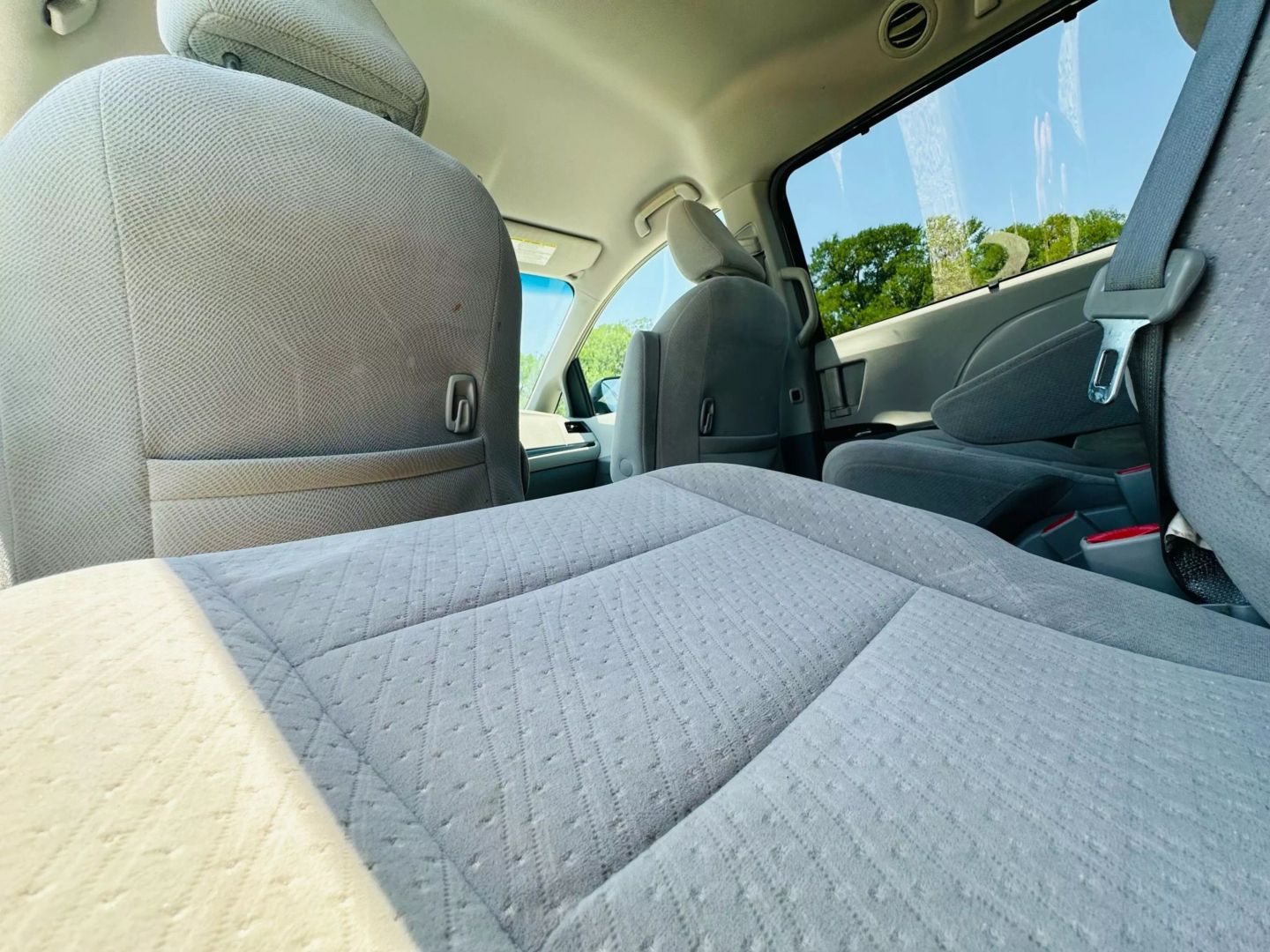 2014 Toyota Sienna - Image 16