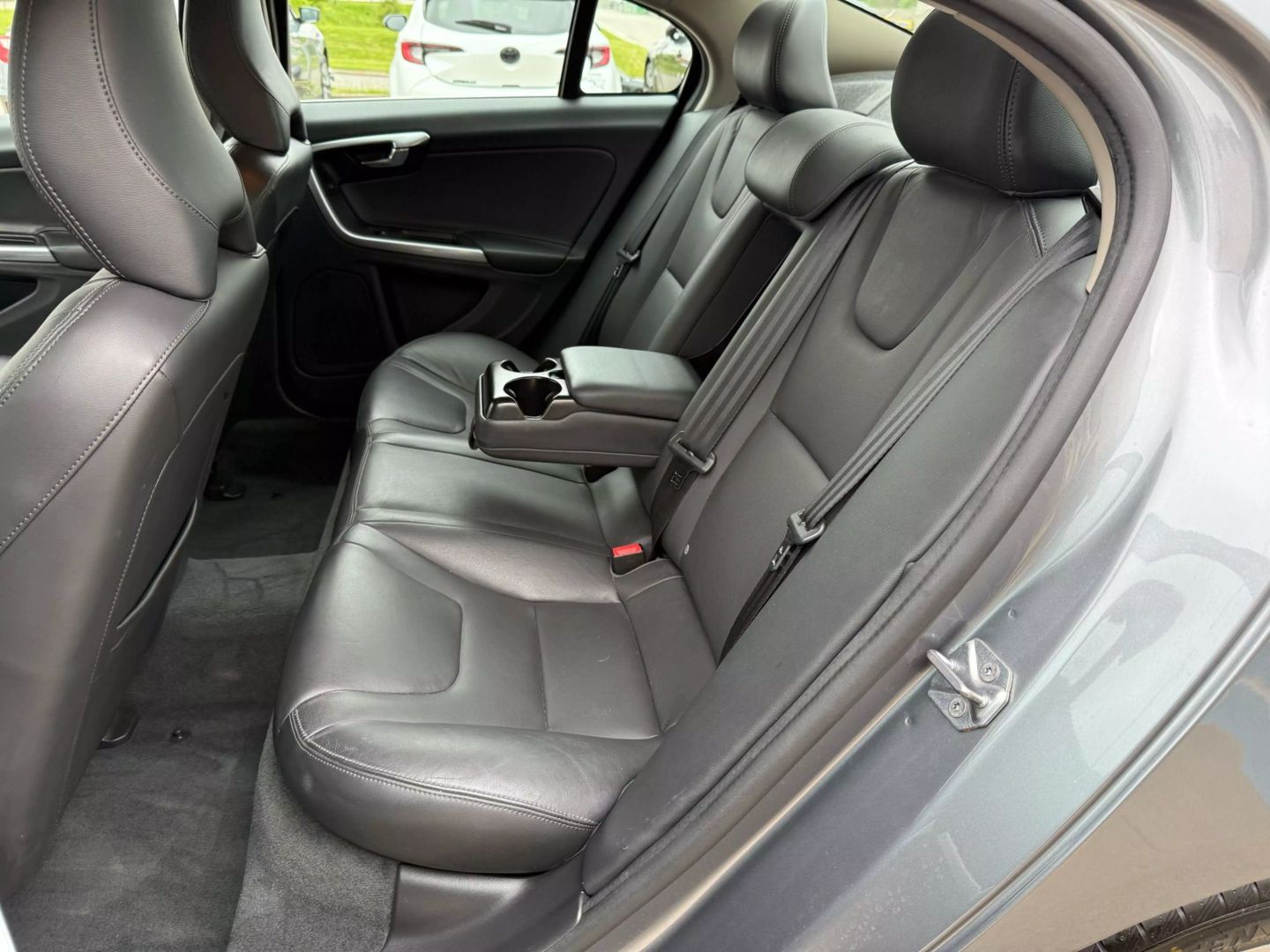 2016 Volvo S60 - Image 20