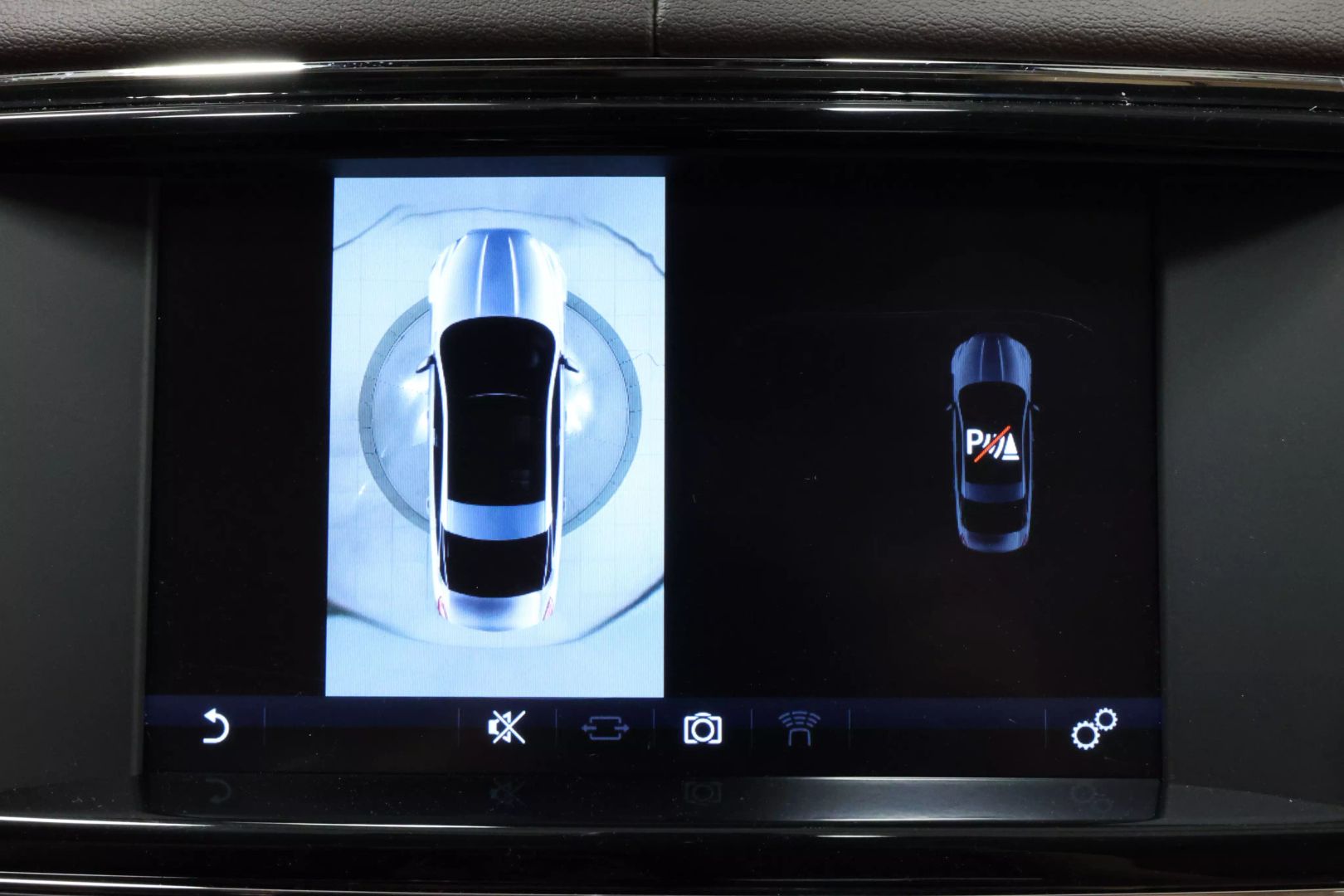 2017 Jaguar Xj - Image 35