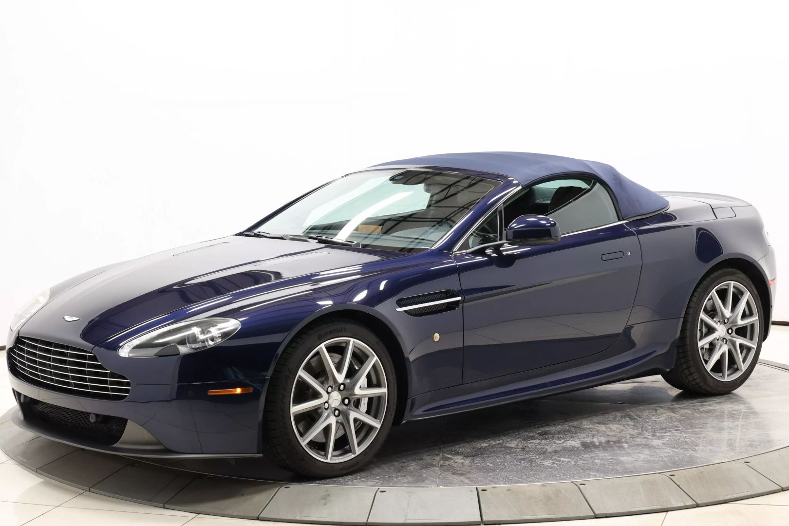 2014 Aston Martin Vantage - Image 84