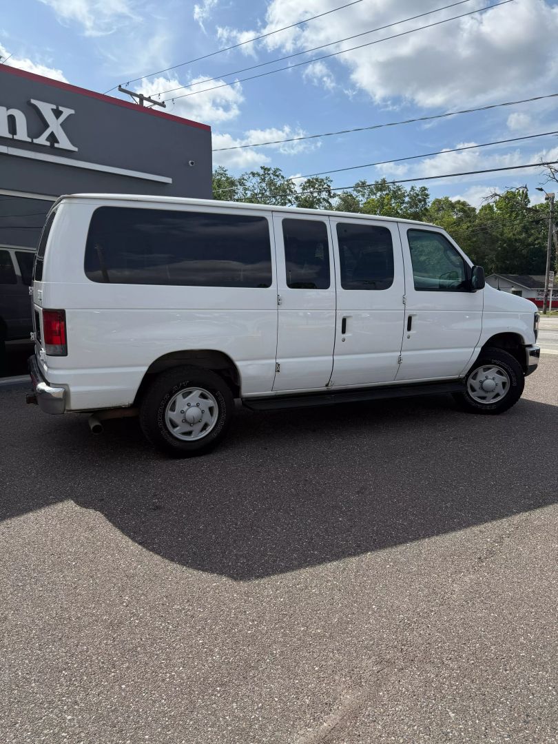 2008 Ford E350 Super Duty Passenger Xlt Van 3d - Image 5
