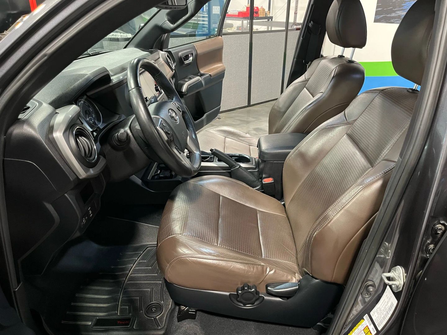 2016 Toyota Tacoma Double Cab Limited Pickup 4d 5 Ft - Image 26