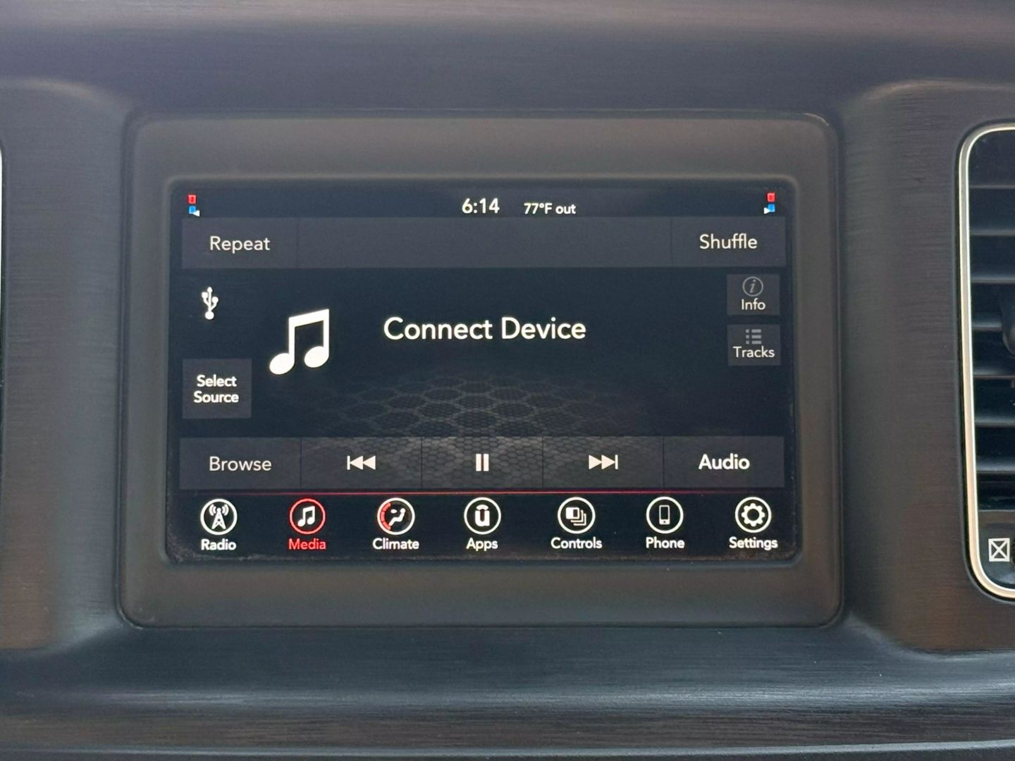 2021 Dodge Charger - Image 29
