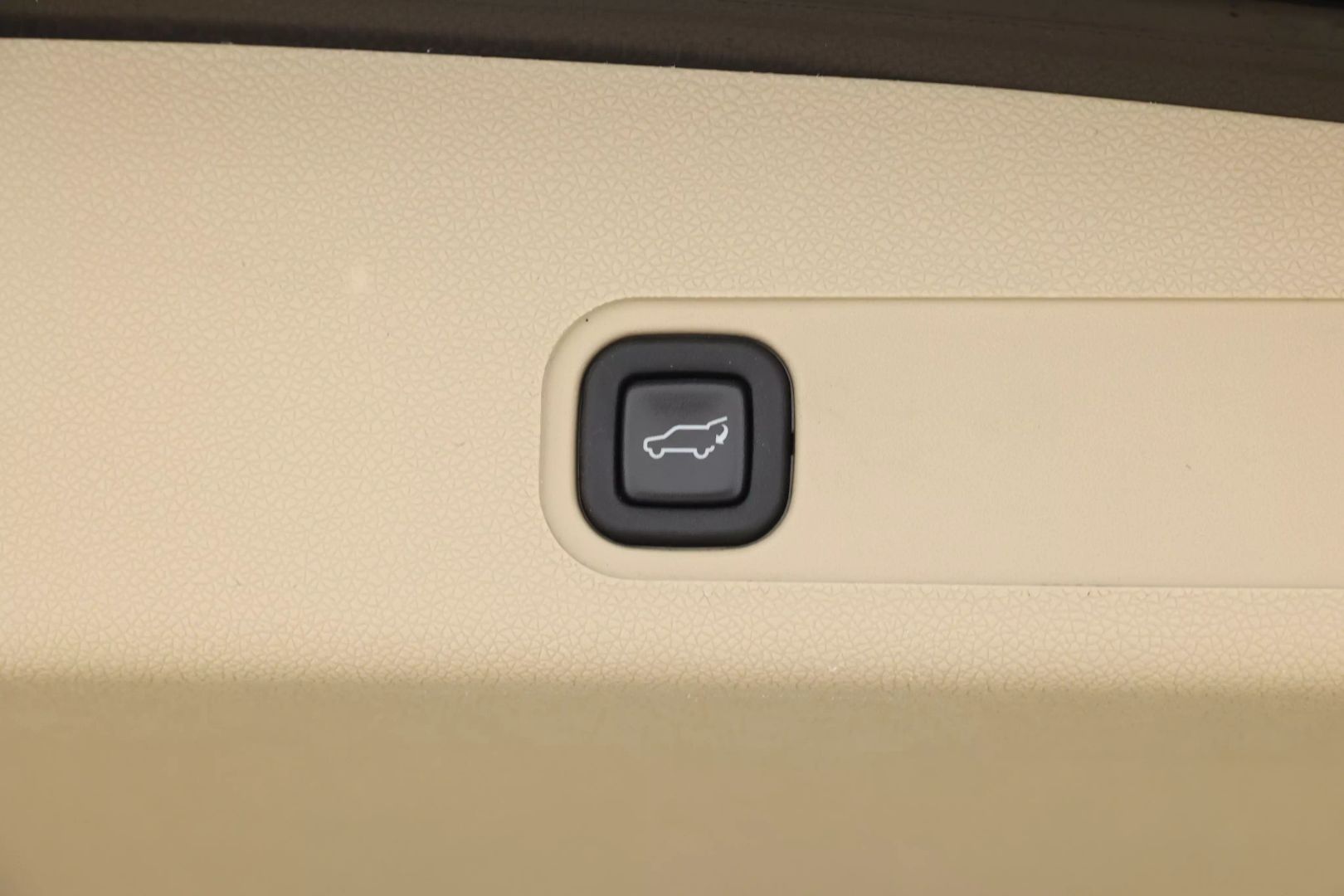 2012 Cadillac Escalade - Image 61