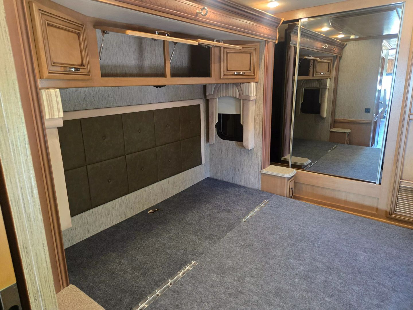 2016 Newmar Ventana Le - Image 27