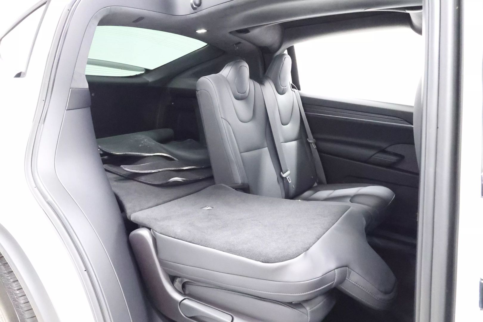 2022 Tesla Model X - Image 78