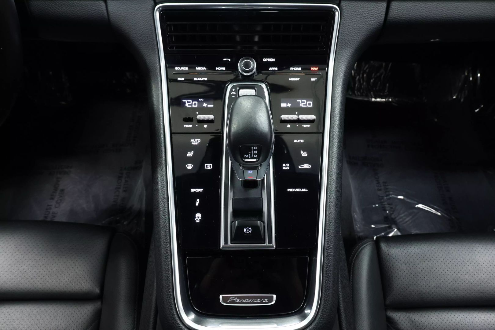 2018 Porsche Panamera - Image 38