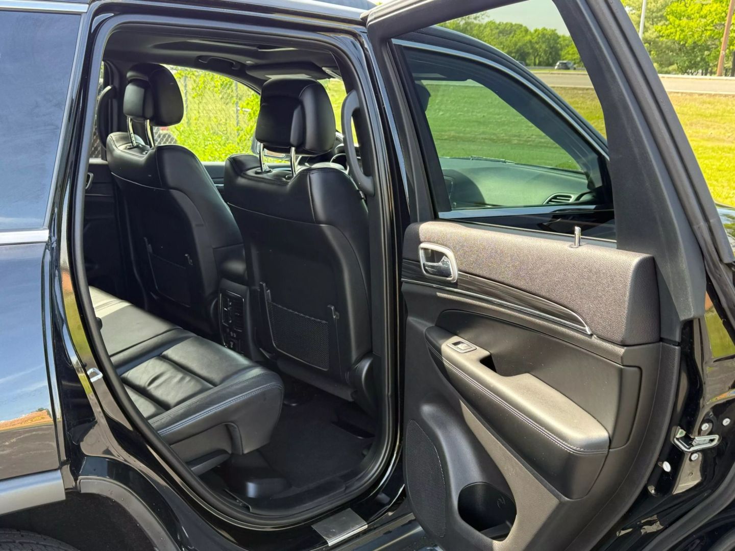 2019 Jeep Grand Cherokee - Image 21