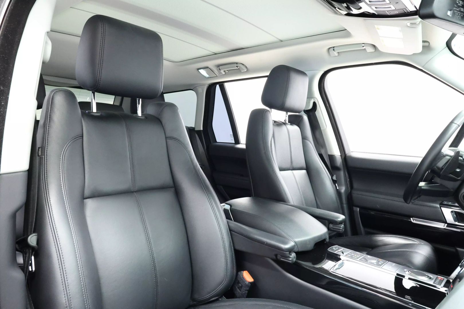 2016 Land Rover Range Rover - Image 105