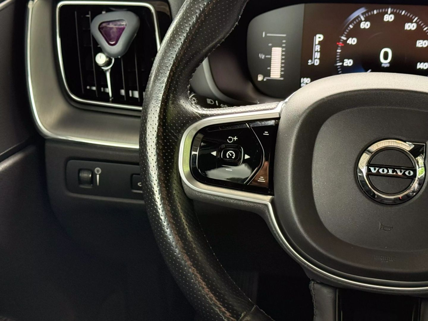 2018 Volvo Xc60 - Image 35