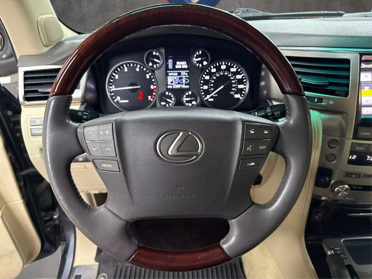 2013 Lexus Lx - Image 41