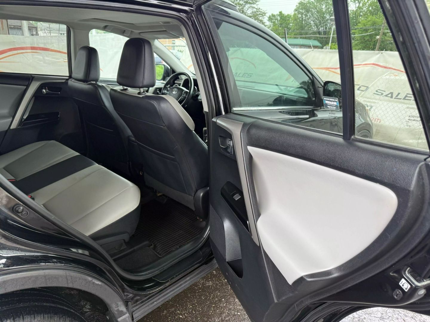 2016 Toyota Rav4 - Image 21