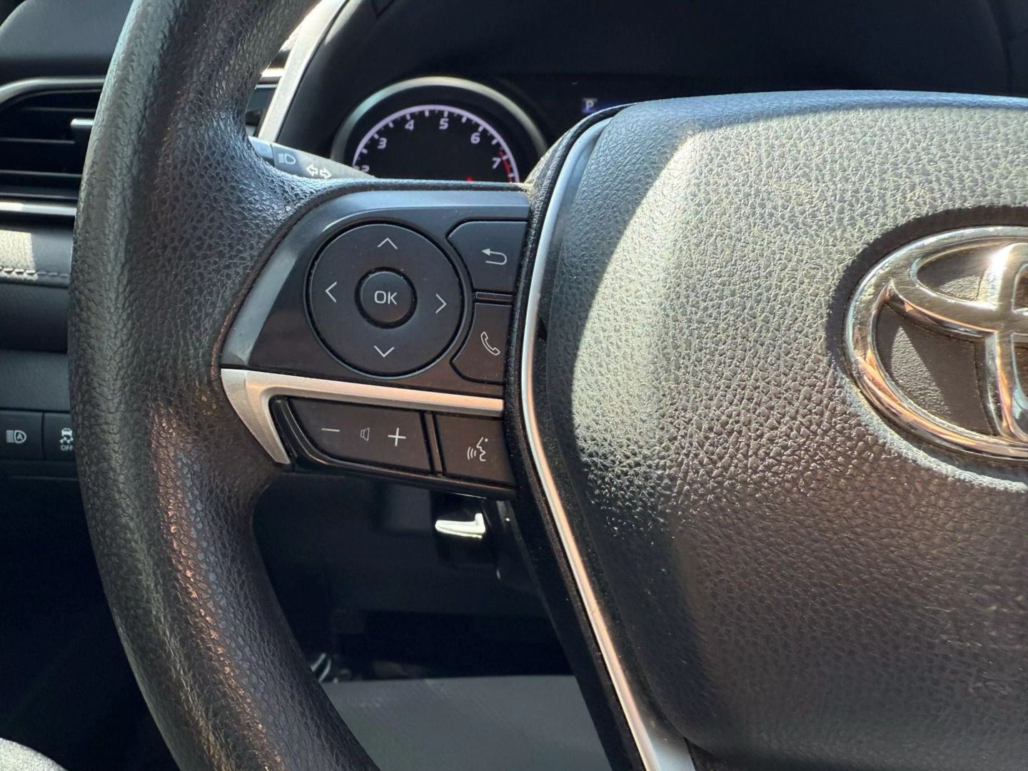 2021 Toyota Camry - Image 28