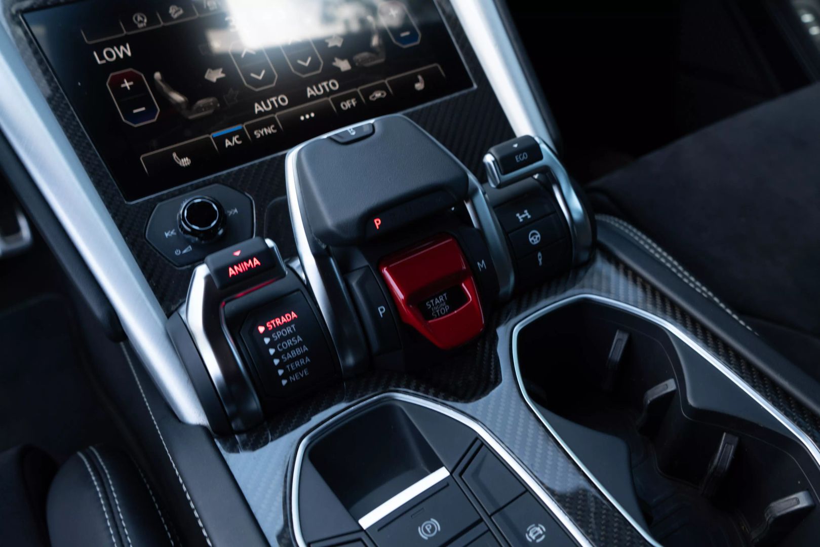 2019 Lamborghini Urus - Image 47