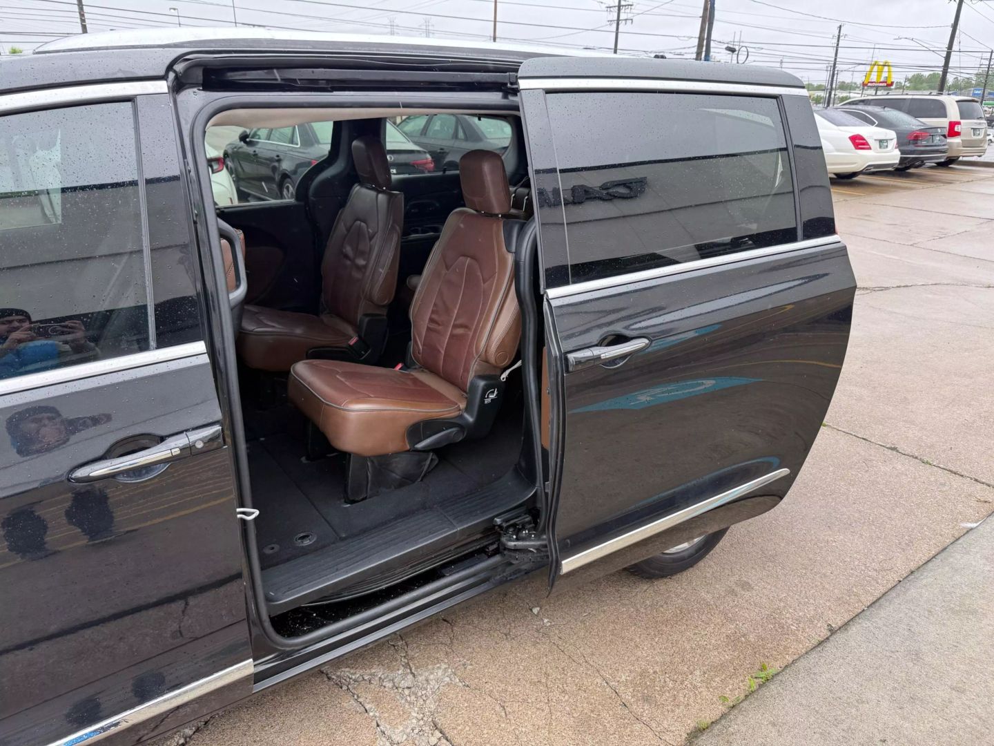 2017 Chrysler Pacifica - Image 21