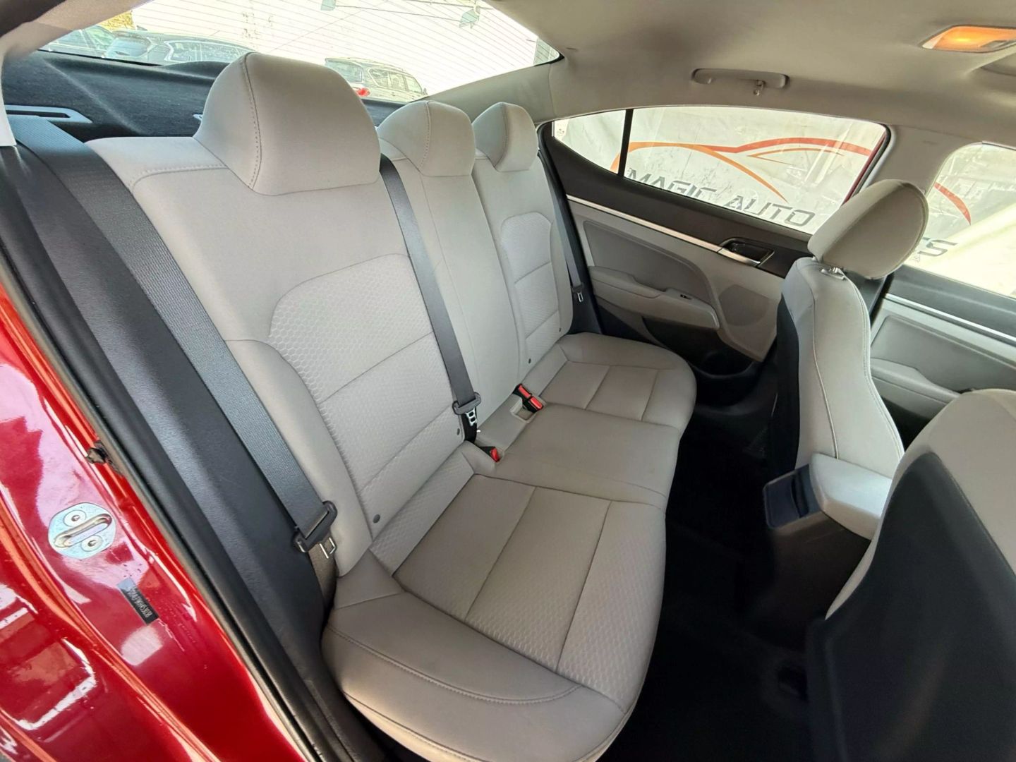 2019 Hyundai Elantra - Image 23