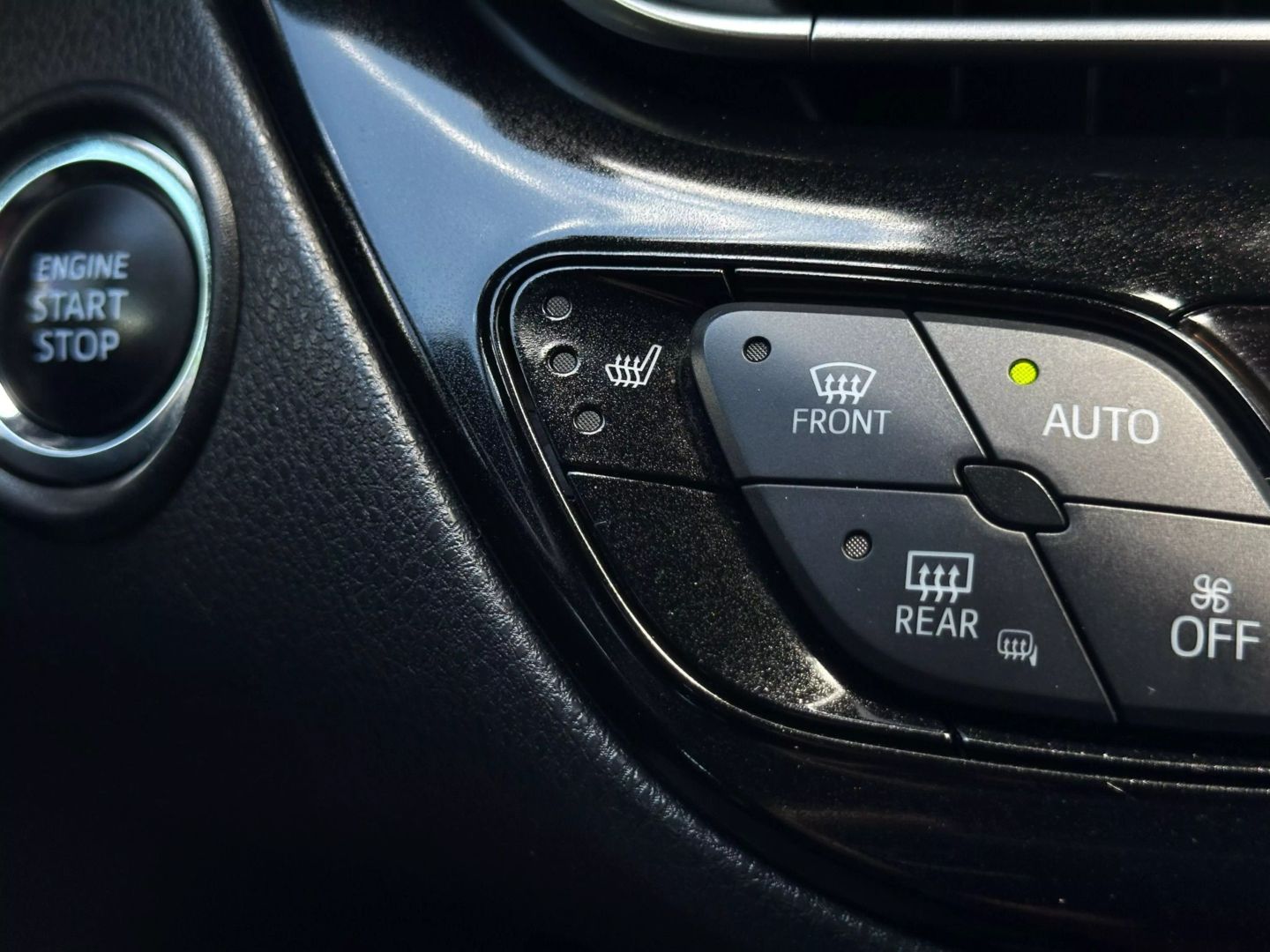 2019 Toyota C-hr - Image 39