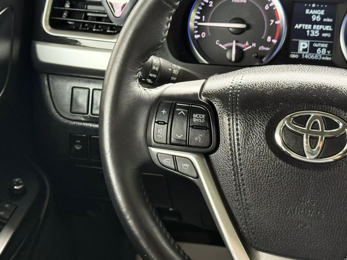 2015 Toyota Highlander - Image 31