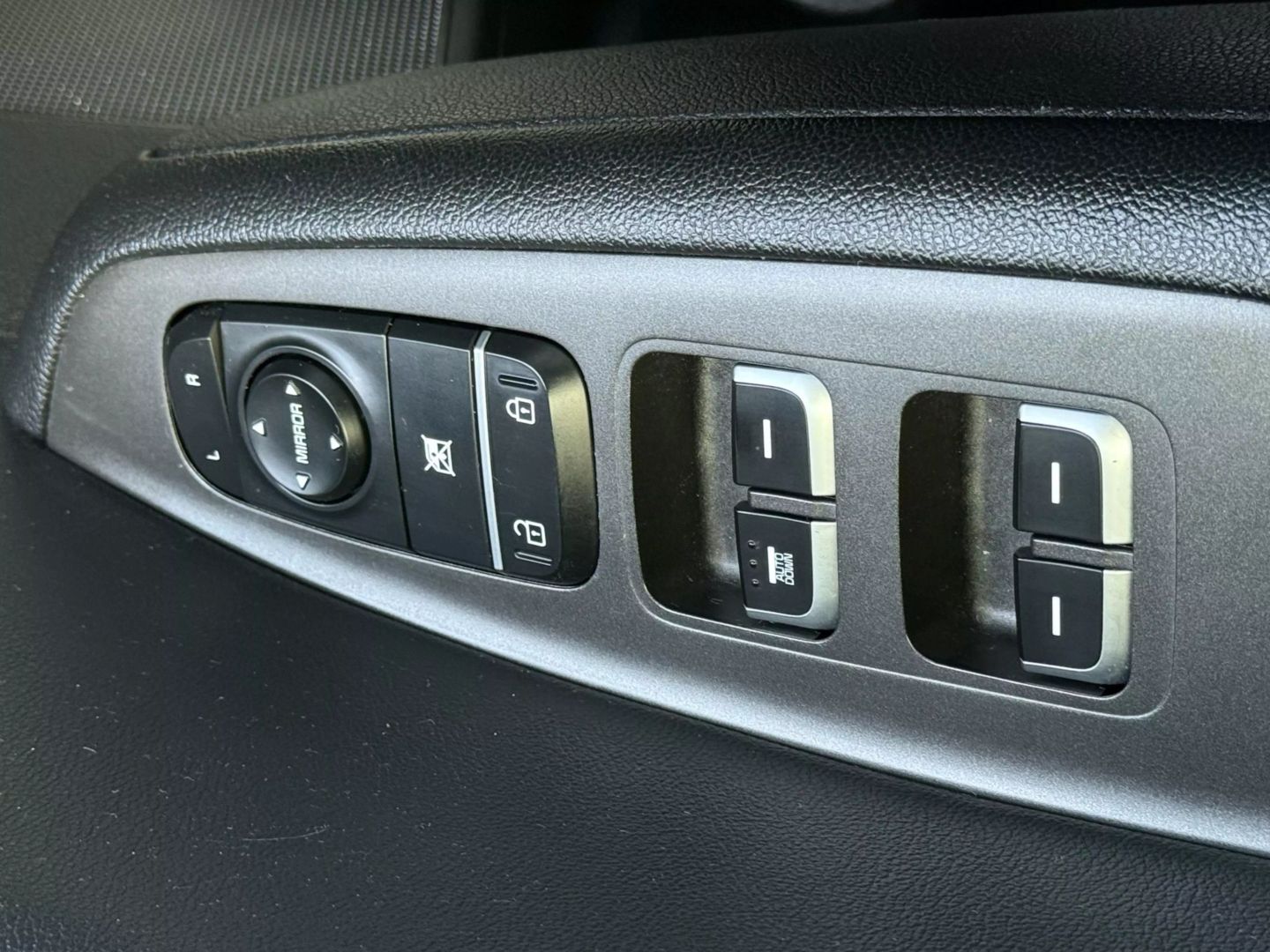 2016 Kia Optima - Image 38