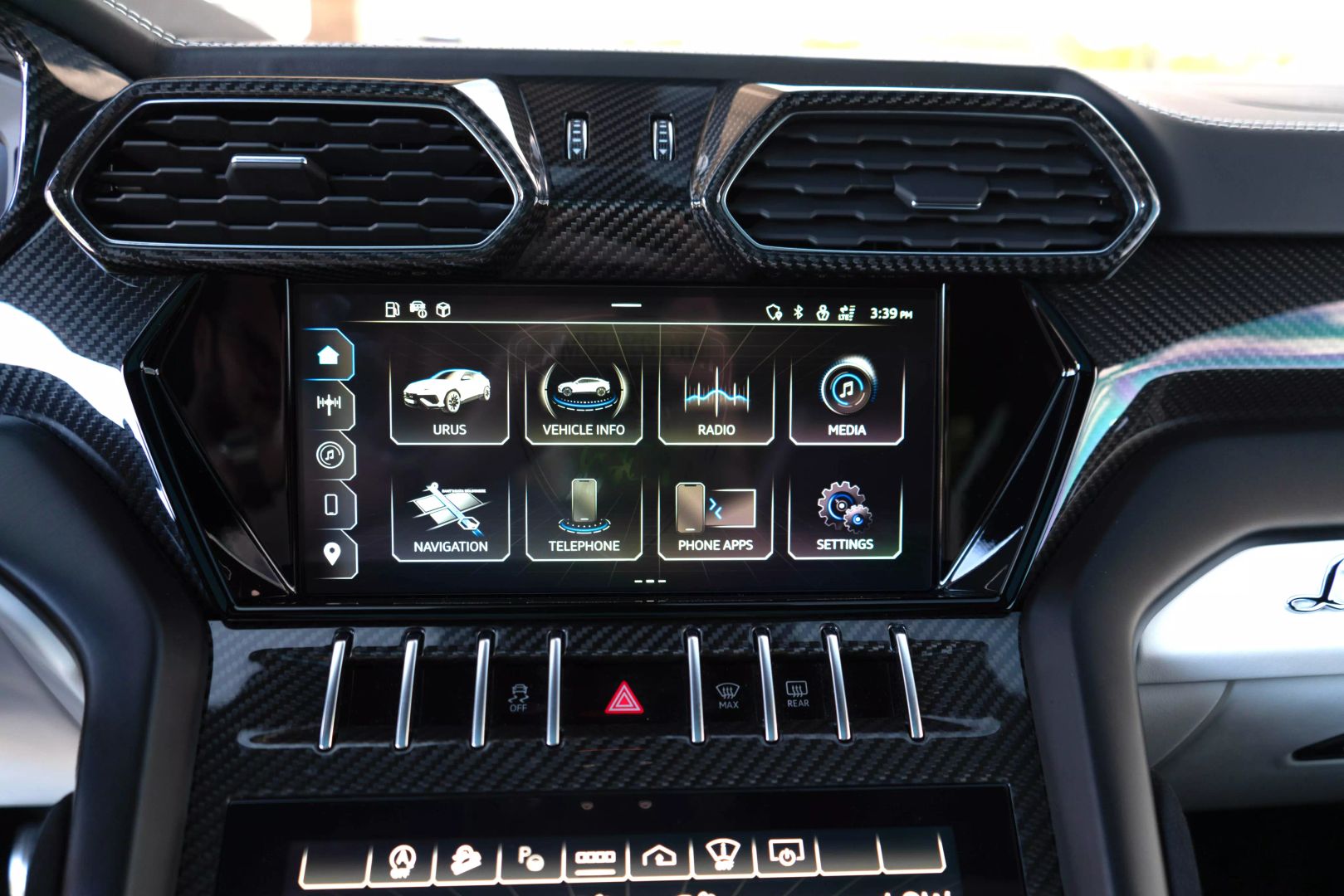 2024 Lamborghini Urus - Image 42