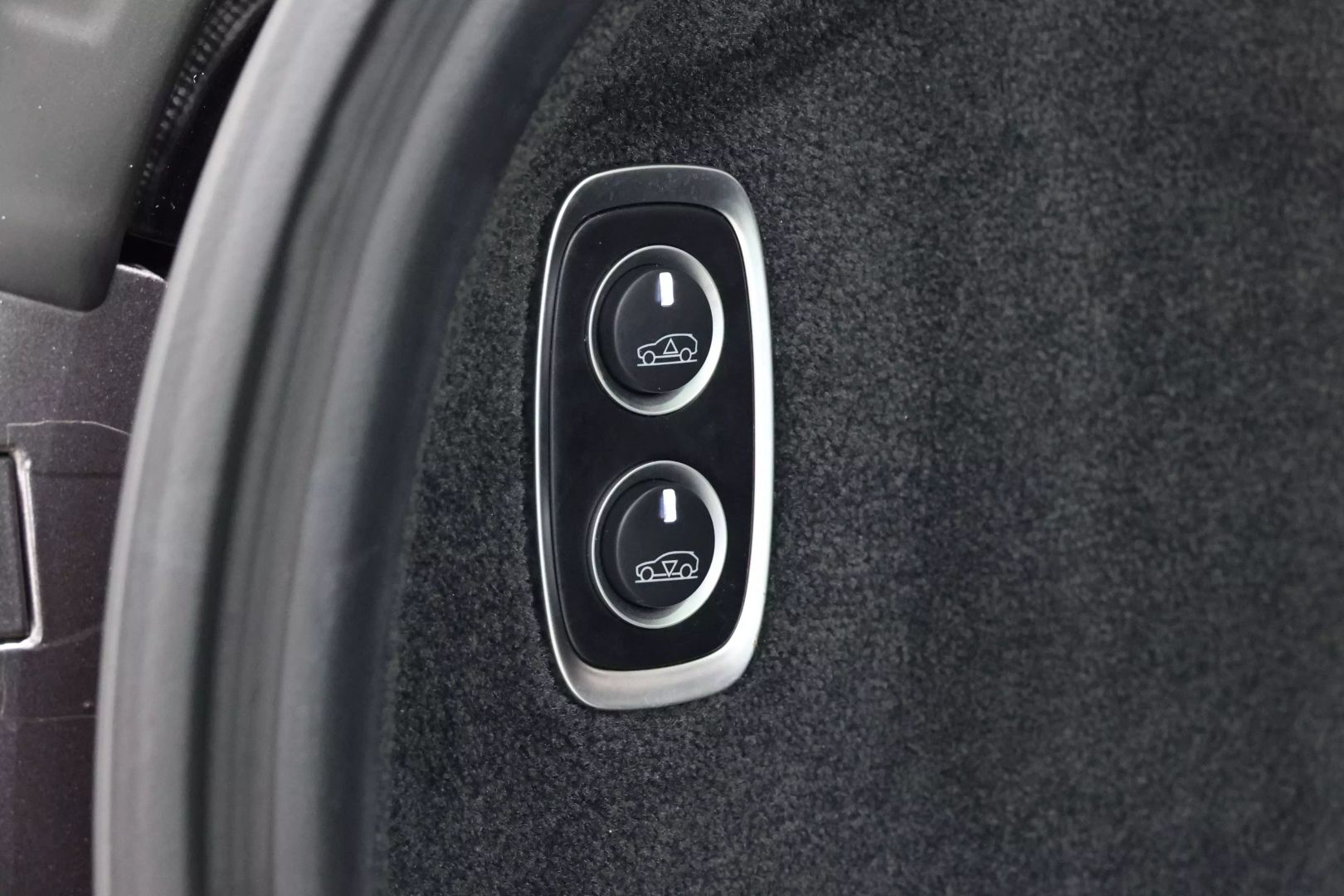 2021 Aston Martin Dbx - Image 71
