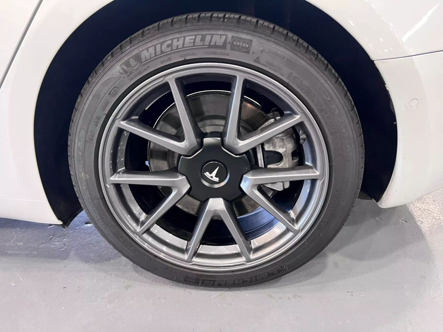 2021 Tesla Model 3 Long Range Sedan 4d - Image 31