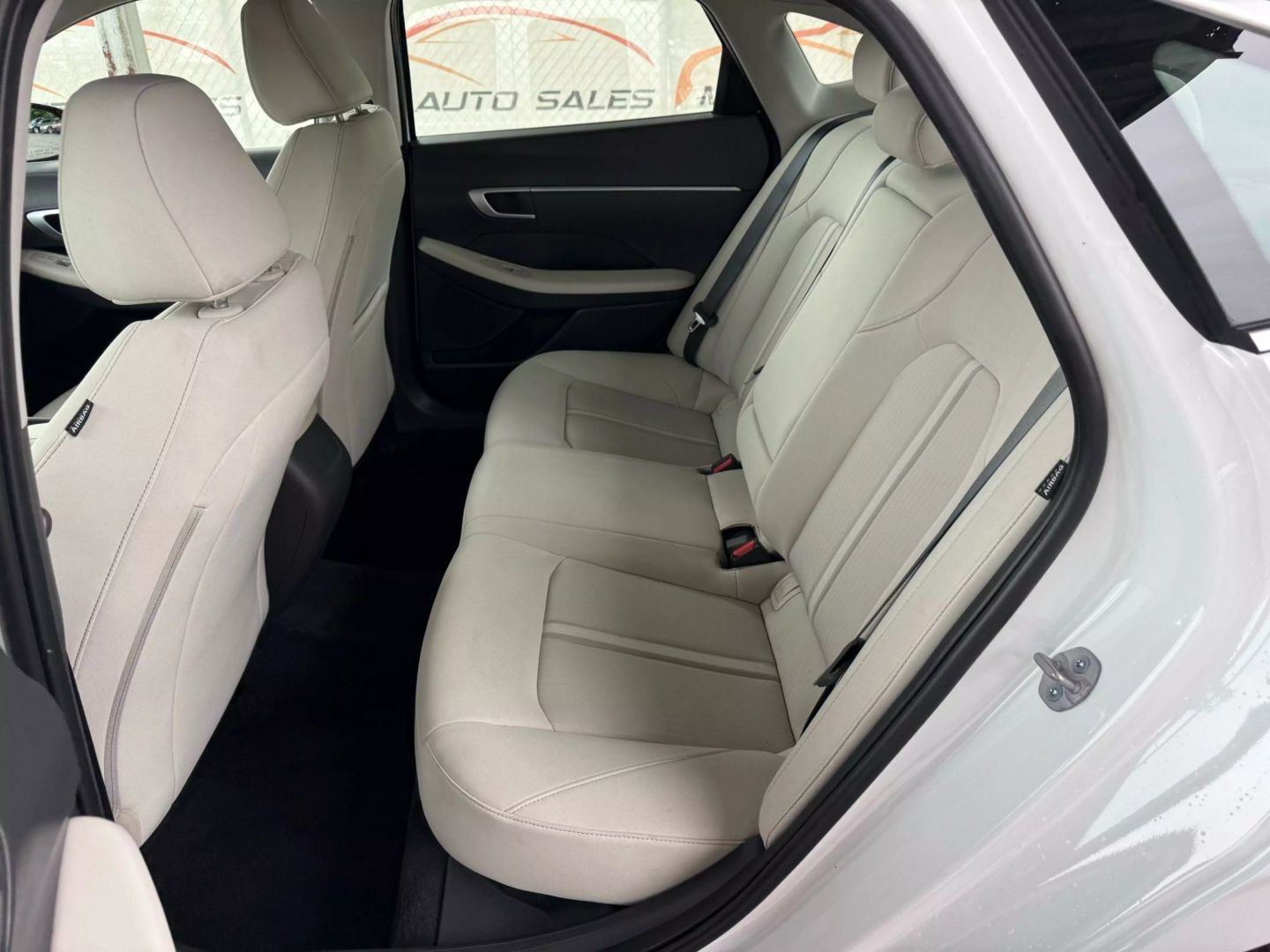 2025 Hyundai Sonata - Image 18