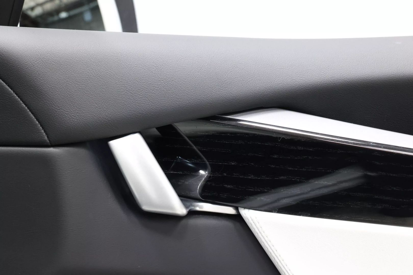2020 Tesla Model X - Image 107