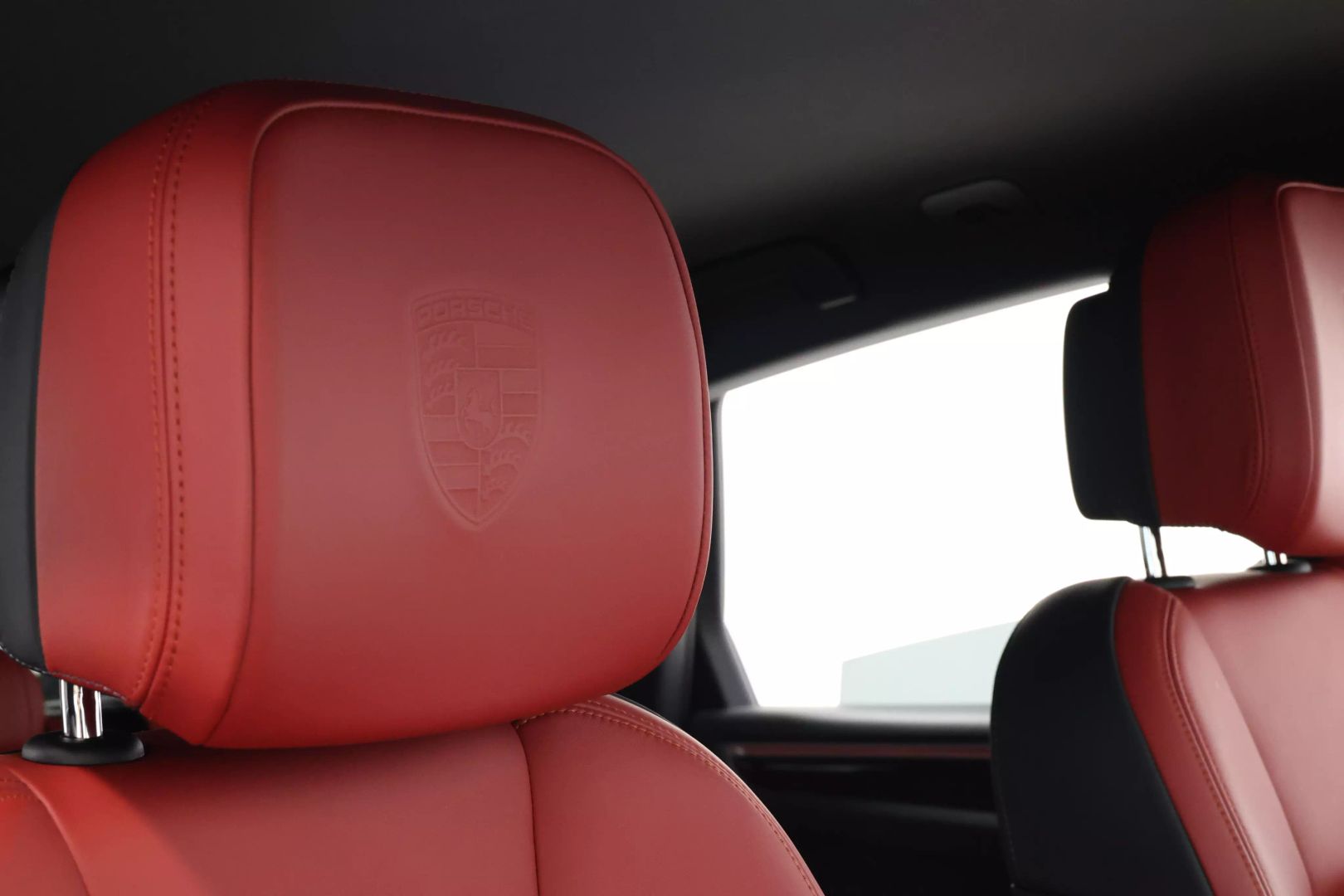 2021 Porsche Macan - Image 84